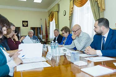 Парламент определится с руководством 1 октября